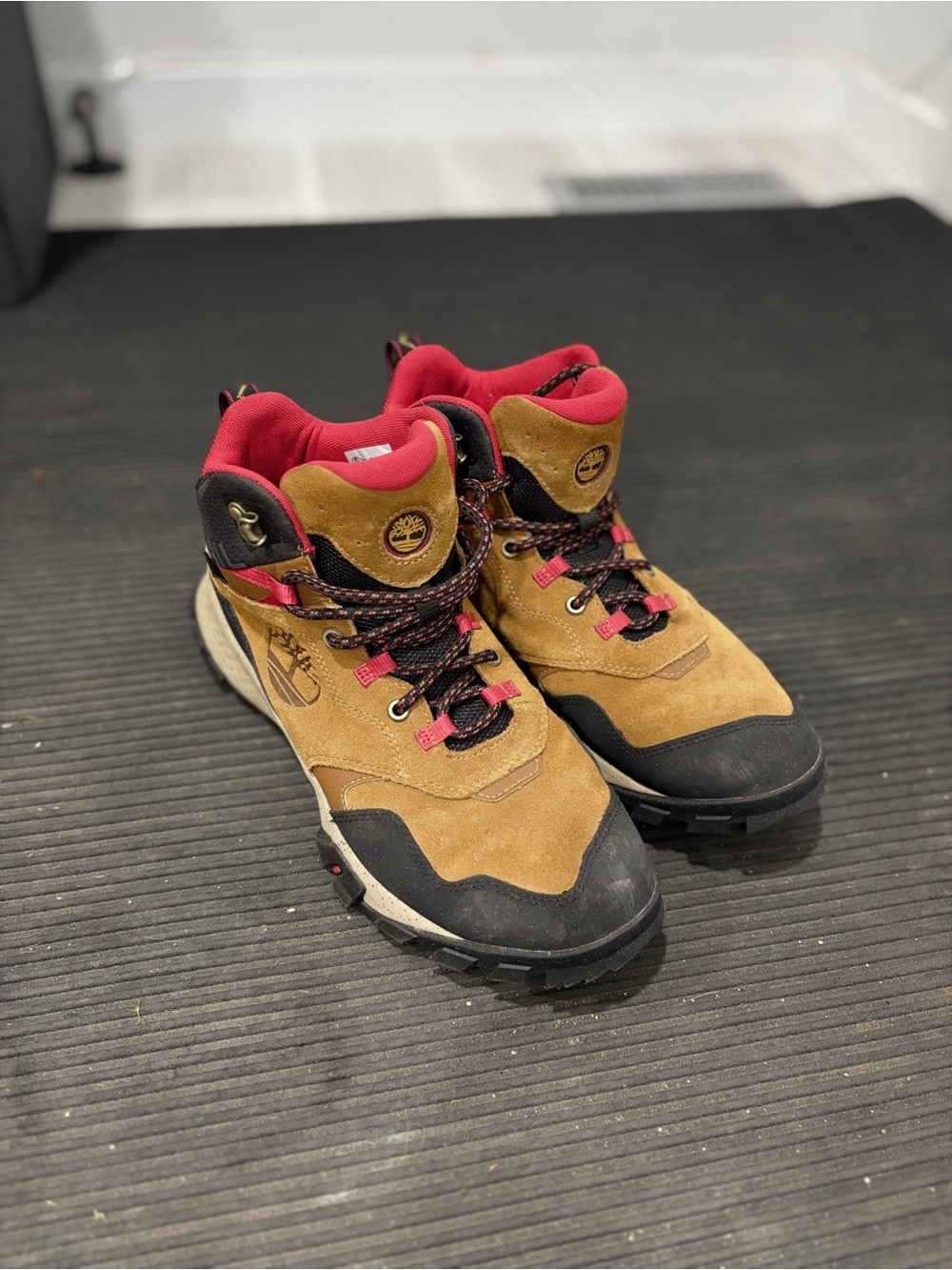Timberland Mens Size 8.5 Tan and Red Lace-Up Hiking Boots